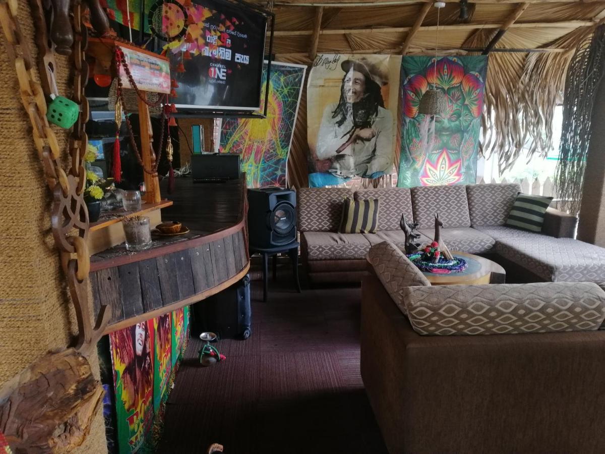 Tiki Bar Hostel Элла Экстерьер фото